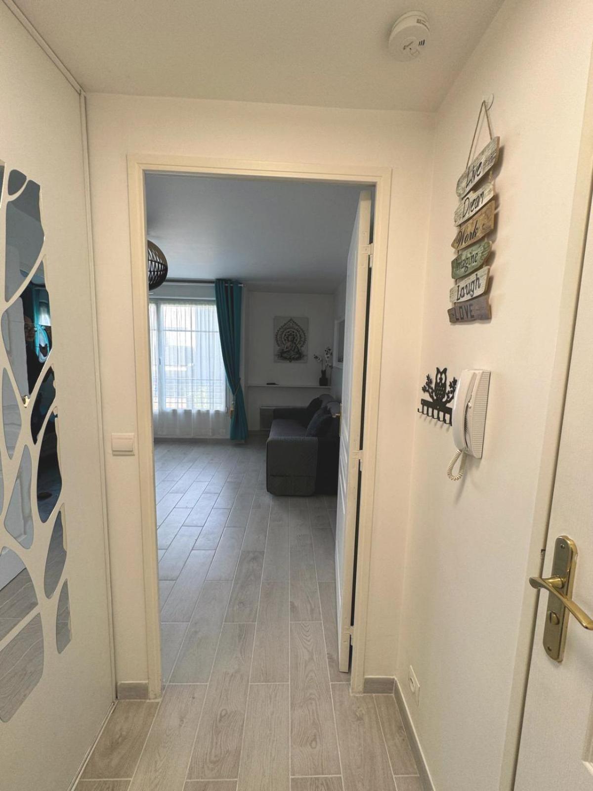 Appartement Magnolia 40M2, Parking Et Wifi Gratuit Montevrain Luaran gambar