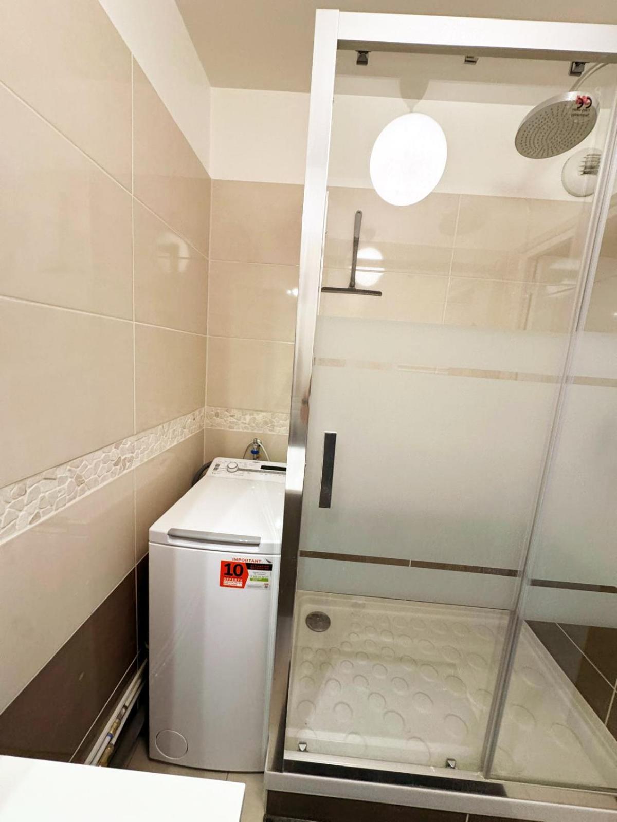 Appartement Magnolia 40M2, Parking Et Wifi Gratuit Montevrain Luaran gambar