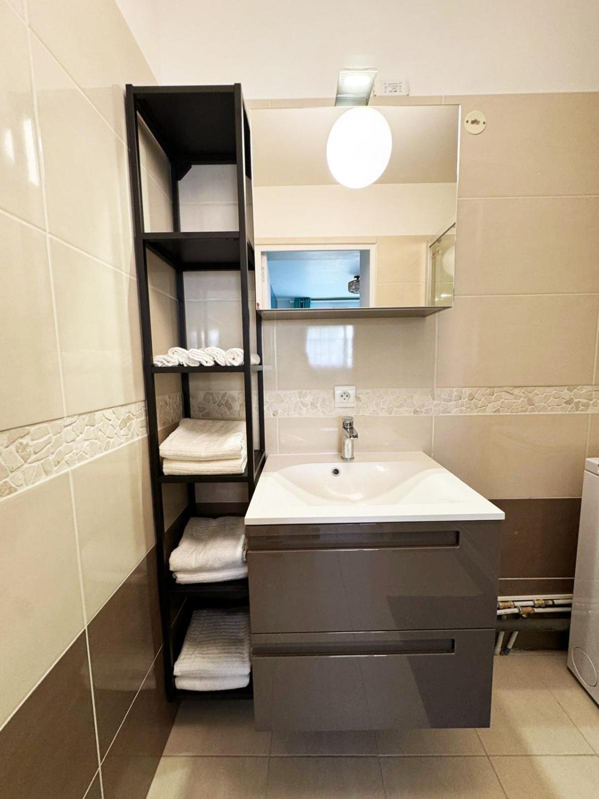 Appartement Magnolia 40M2, Parking Et Wifi Gratuit Montevrain Luaran gambar